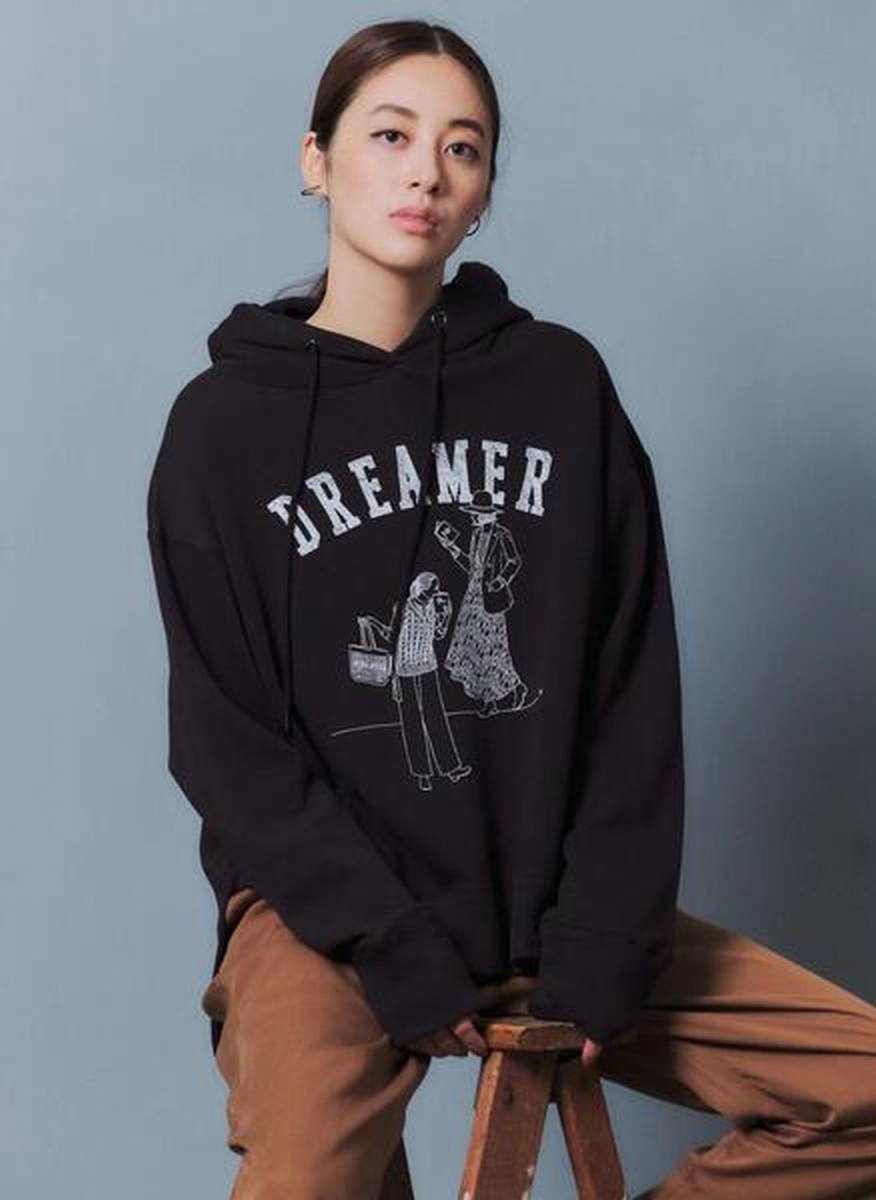 YECCA VECCA P.10周年DREAMERフーディー 送料520円☆今季2020AWタグ付き1回着用☆YECCA VECCAイェッカヴェッカP
