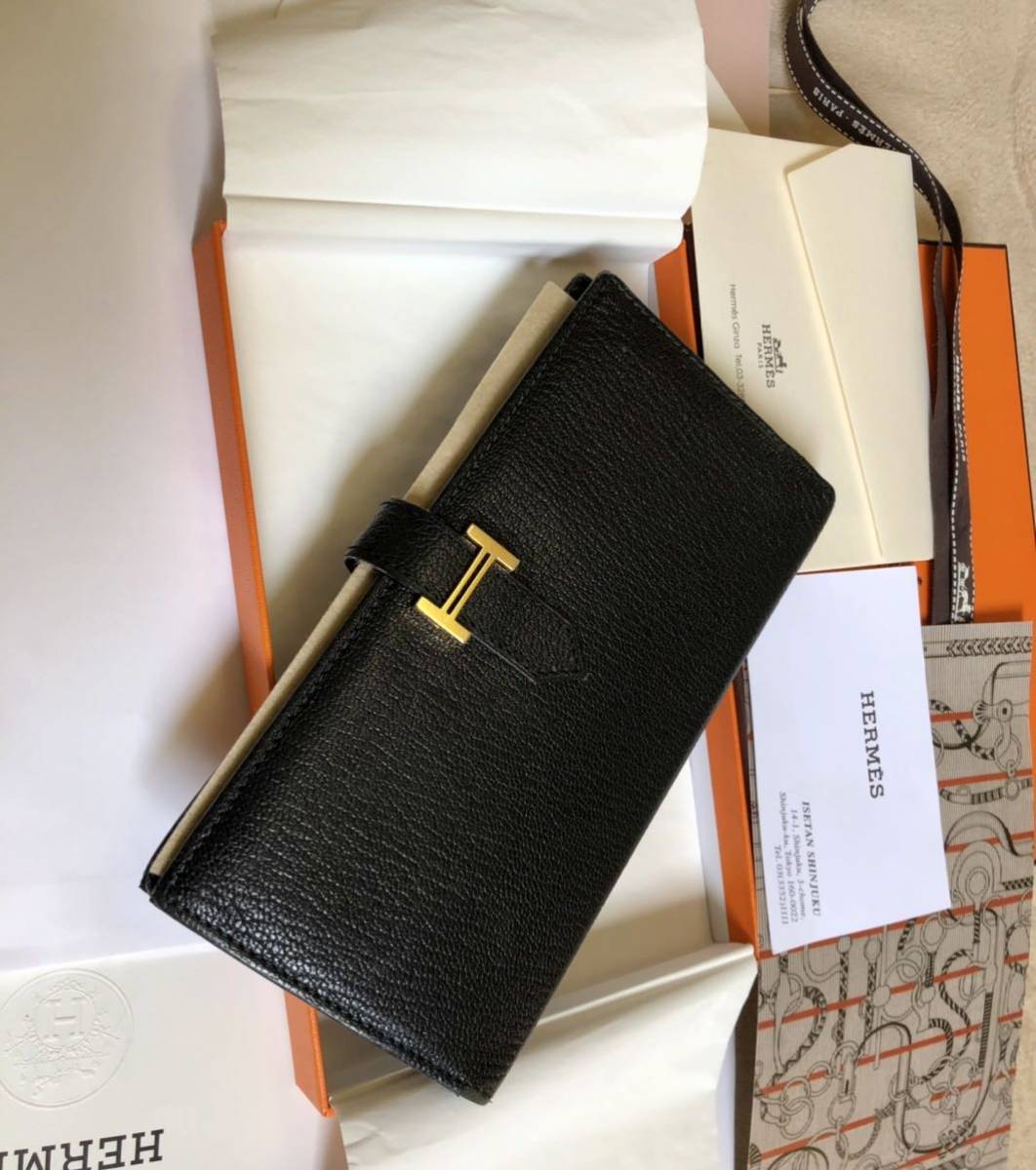 国内正規品！□☆極上！美品！□箱、カード付属□26,4000円□HERMES 