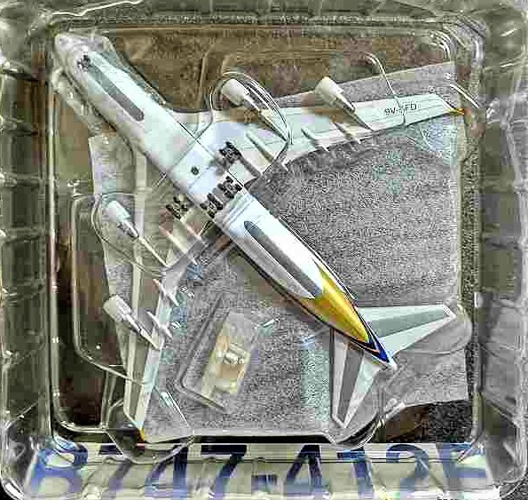 [ Dragon Wings ]　1:400　Premiere Collection B747-412F Singapore Airlines Cargo (SQ)　　(#55226) _9