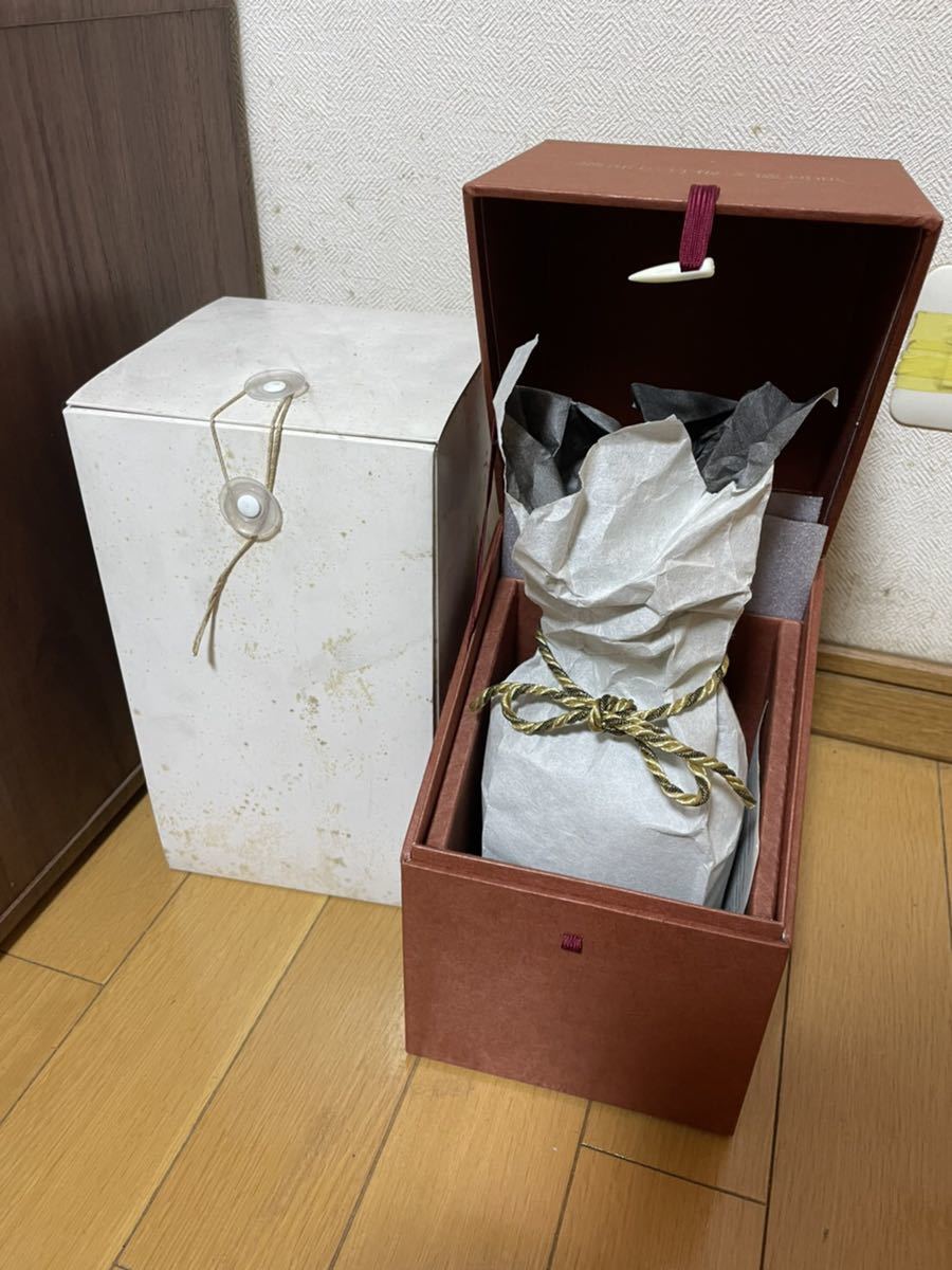 サントリー　松竹梅 文徳利瓶 空箱です サントリー 織部松竹梅文徳利瓶 特製ウィスキー お買取金額ご紹介
