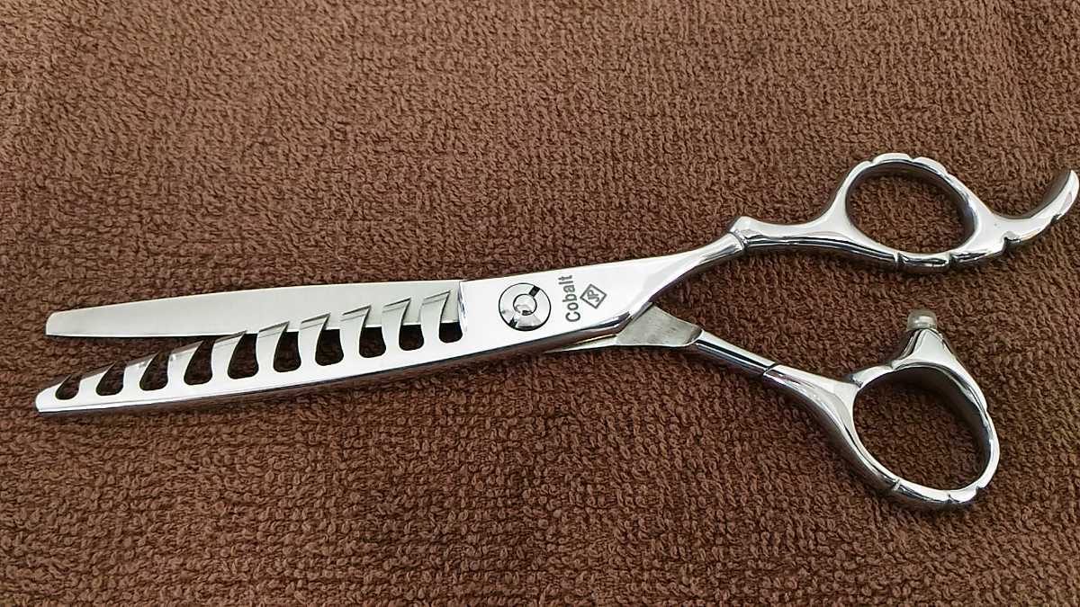 未使用セニングシザー最高級cobaltサクッと切れます☆美容師トリマー