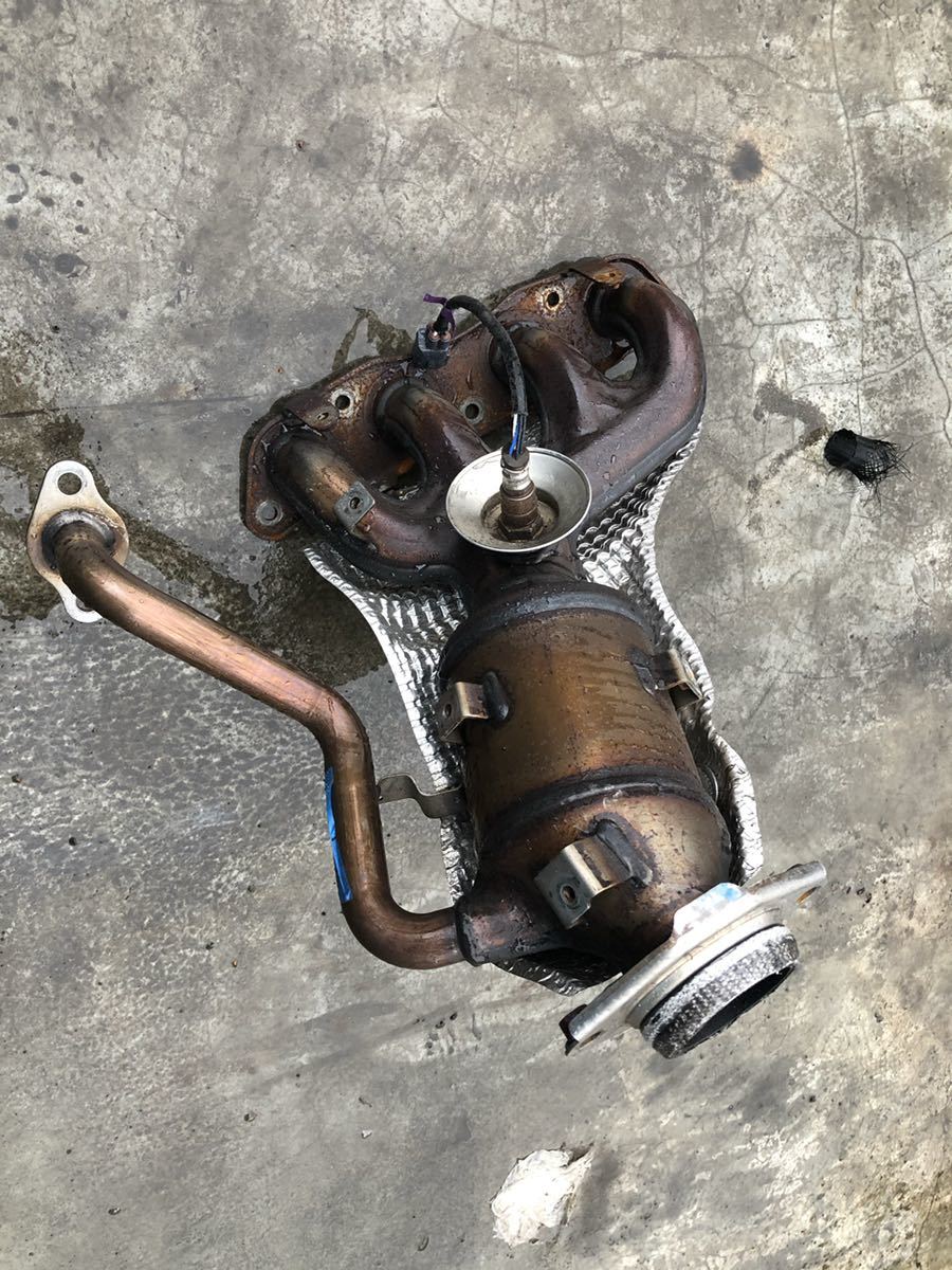 プリウス DAA-ZVW50 エキマニ 触媒 コンバーター キャタライザー ZVW51