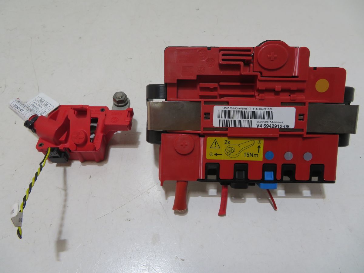 21-18-47　　 BMW 　３シリーズ　　E90　PG20　H23年　Mスポーツ 　N43B20A 　【　 バッテリー　ターミナル　　　モジュール　　】