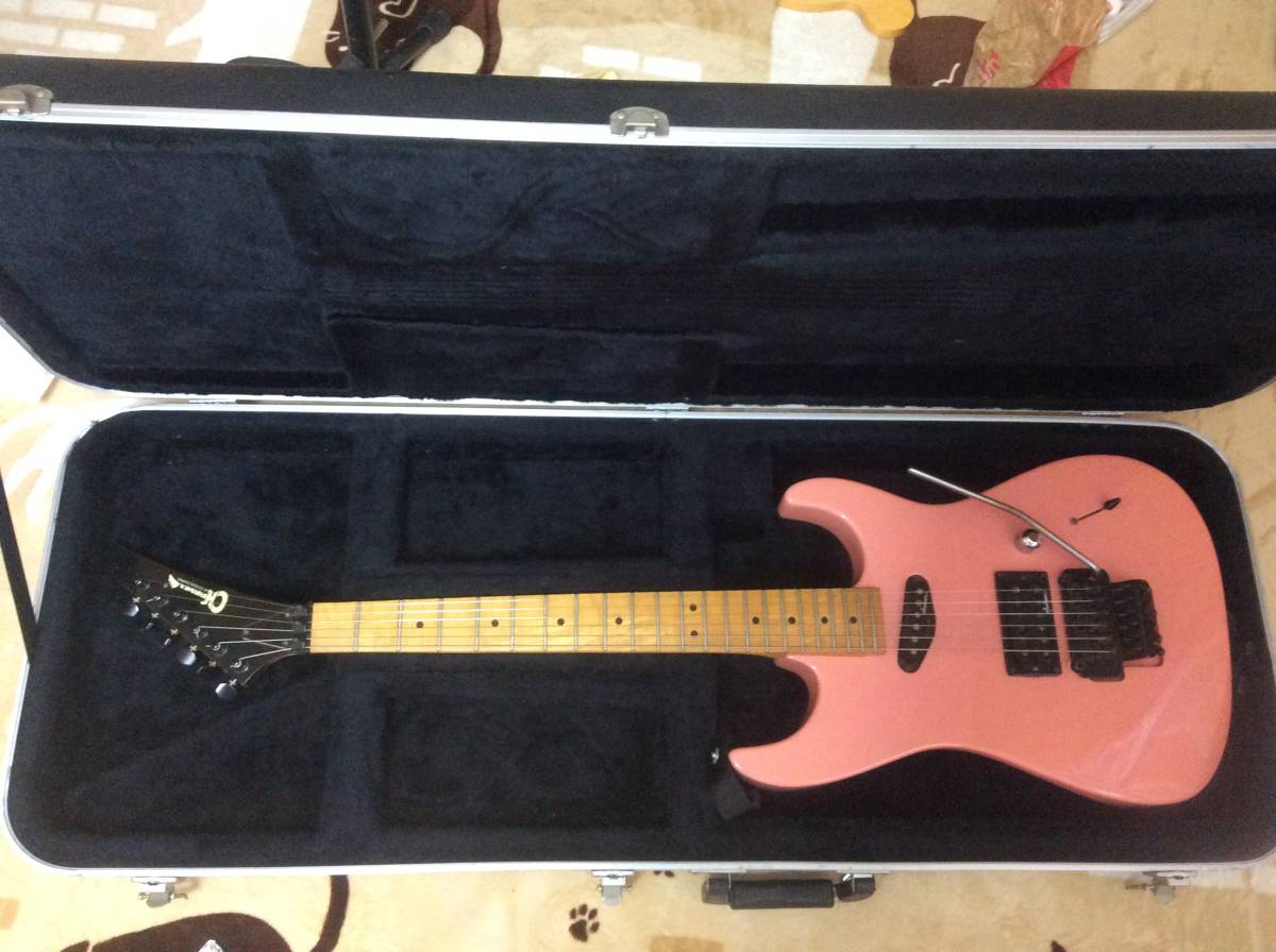 大人気，送料無料 CHARVEL シャーベル PINK ヘッド割れ補修跡あり ハードケース付き(シャーベル)｜売買されたオークション情報、yahooの商品情報をアーカイブ公開 - オークファン 本体