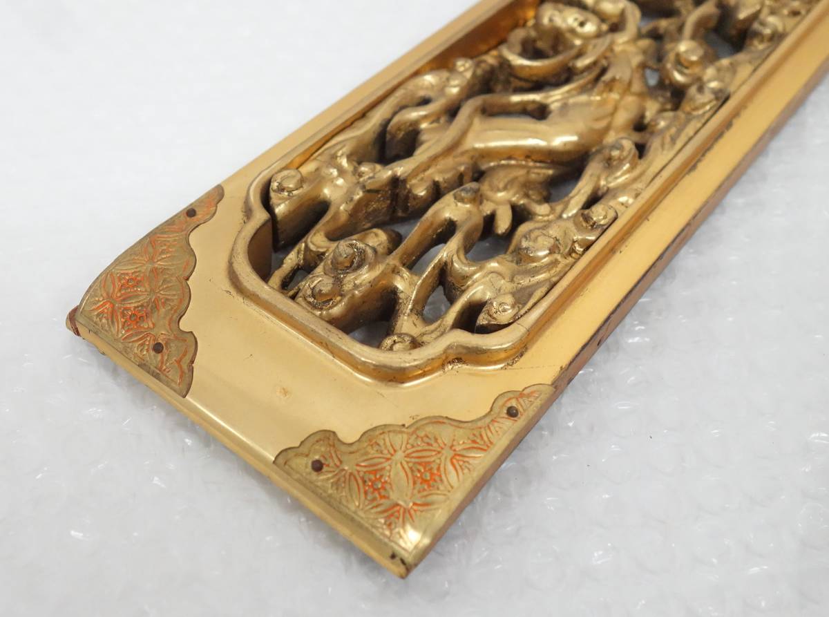 時代物　伝統工芸　仏教美術　＊木製彫刻　装飾　仏壇　仏具 ＊木製飾　金彩　金枠　金具打 ＊天女　雲　刳貫　彫刻＊仏教建築　工芸美術 仏壇 伝統工芸 仏教美術 彫刻 京仏具（きょうぶつぐ）の特徴 4尺3方開き、伝統的工芸品のお仏壇。蒔絵や彫刻をご希望に合わせて製造
