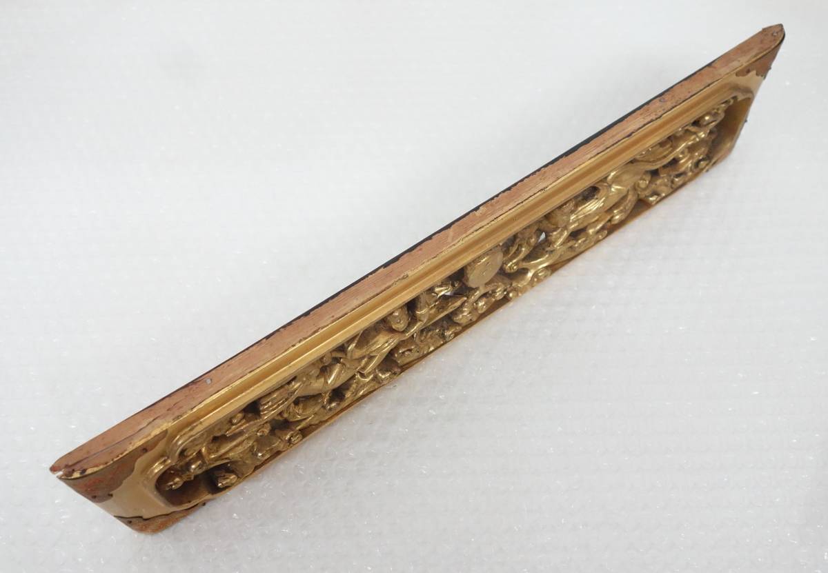 時代物　伝統工芸　仏教美術　＊木製彫刻　装飾　仏壇　仏具 ＊木製飾　金彩　金枠　金具打 ＊天女　雲　刳貫　彫刻＊仏教建築　工芸美術 仏壇 伝統工芸 仏教美術 彫刻 京仏具（きょうぶつぐ）の特徴 4尺3方開き、伝統的工芸品のお仏壇。蒔絵や彫刻をご希望に合わせて製造