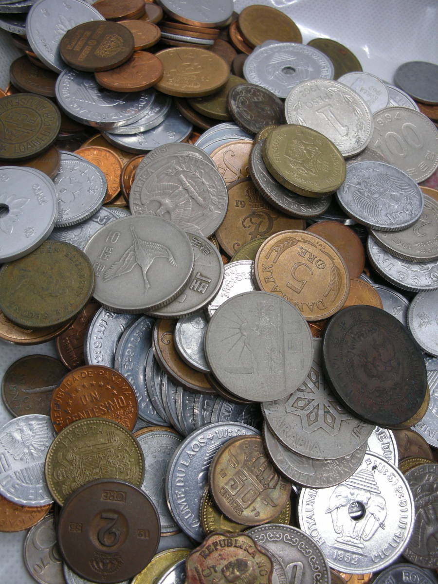 ふるさと納税＼総重量約1.5kg！／ 訳あり 国産牛 【外国コイン いろいろ】約1.5