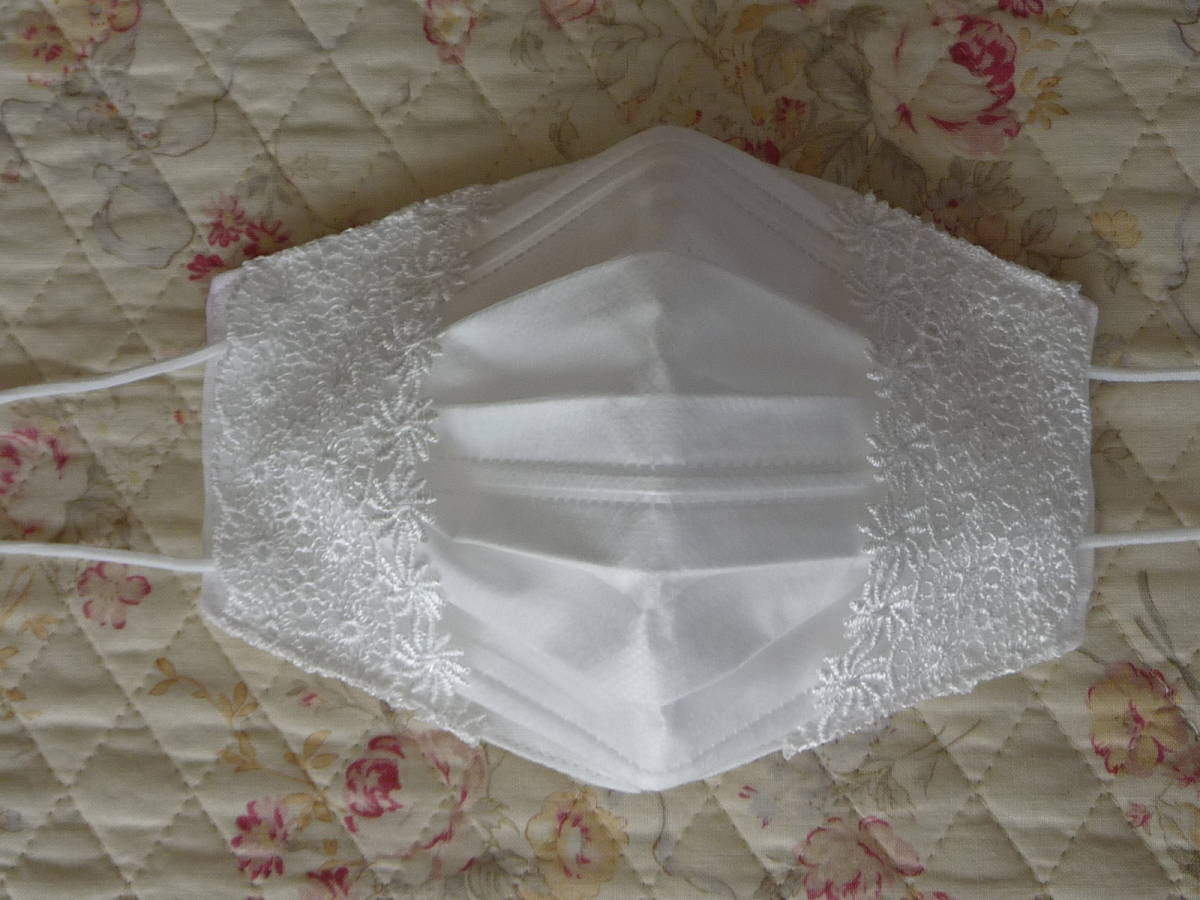 ＊不織布マスク用カバー　立体マスクカバー　ハンドメイド　レース　ダブルガーゼ　白　春の各種行事着用にもオススメです ＊_1