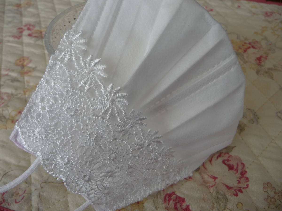＊不織布マスク用カバー　立体マスクカバー　ハンドメイド　レース　ダブルガーゼ　白　春の各種行事着用にもオススメです ＊_2