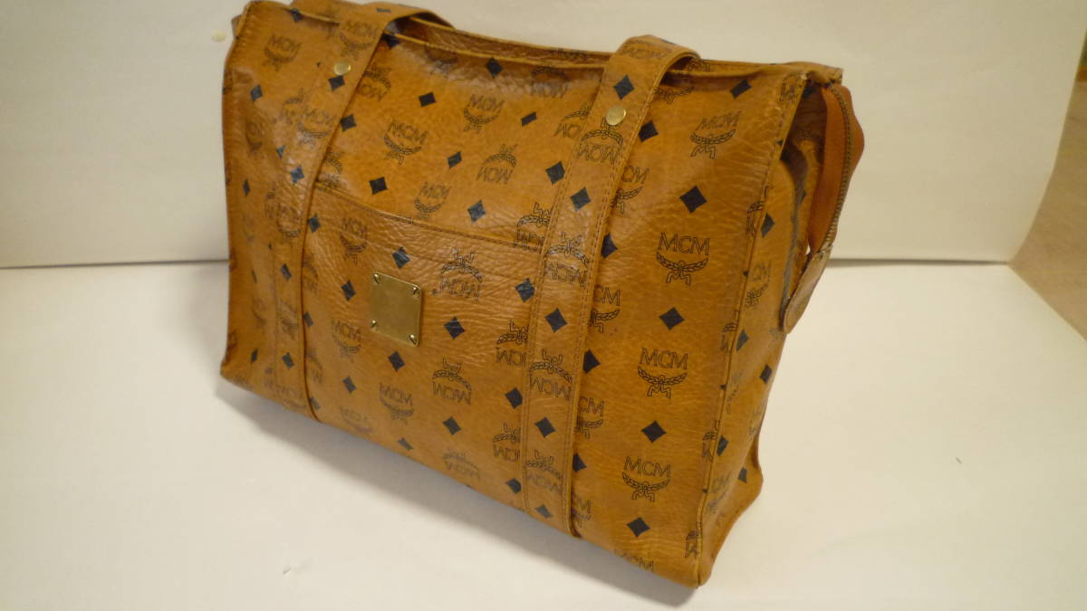 MCM エムシーエム ショルダーバッグ・トートバッグ 総柄ロゴ キャメル 