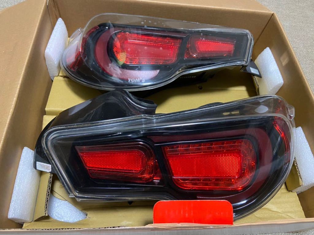 TOM'S テールランプ 86 BRZ ZC6 ZN6 トヨタ86(ZN6系)用LEDテール TOM'S