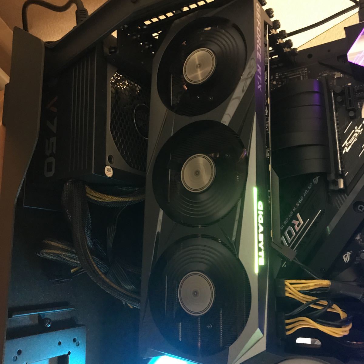 GIGABYTE GeForce RTX 3070 OC 8GB 使用時間ごくわずか_1