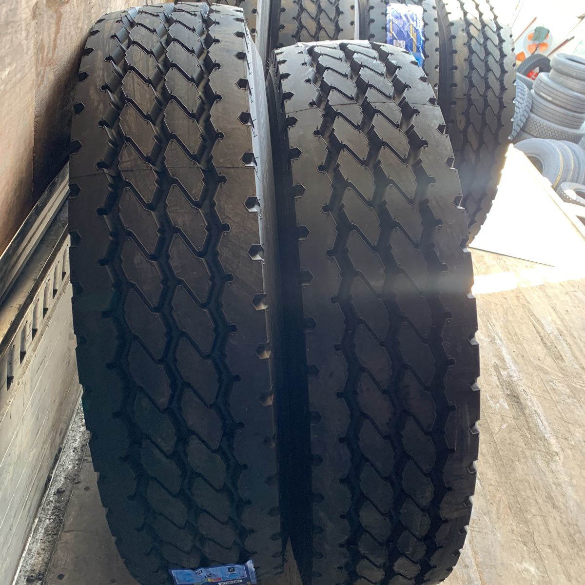 めちゃバリ山☆2019年製 225/80R17.5 123/122L ブリヂストン W910