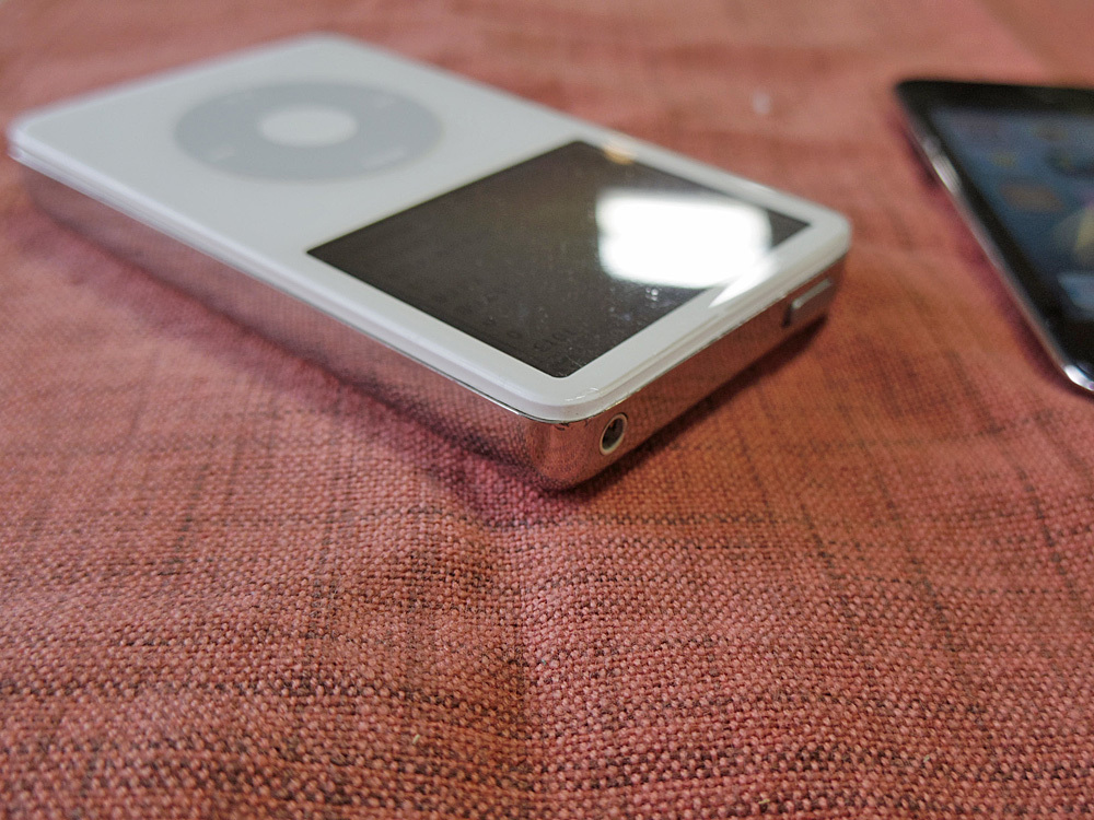 iPod 第5世代 60GB MA003J 白 ◇おまけ Apple iPod touch 第4世代