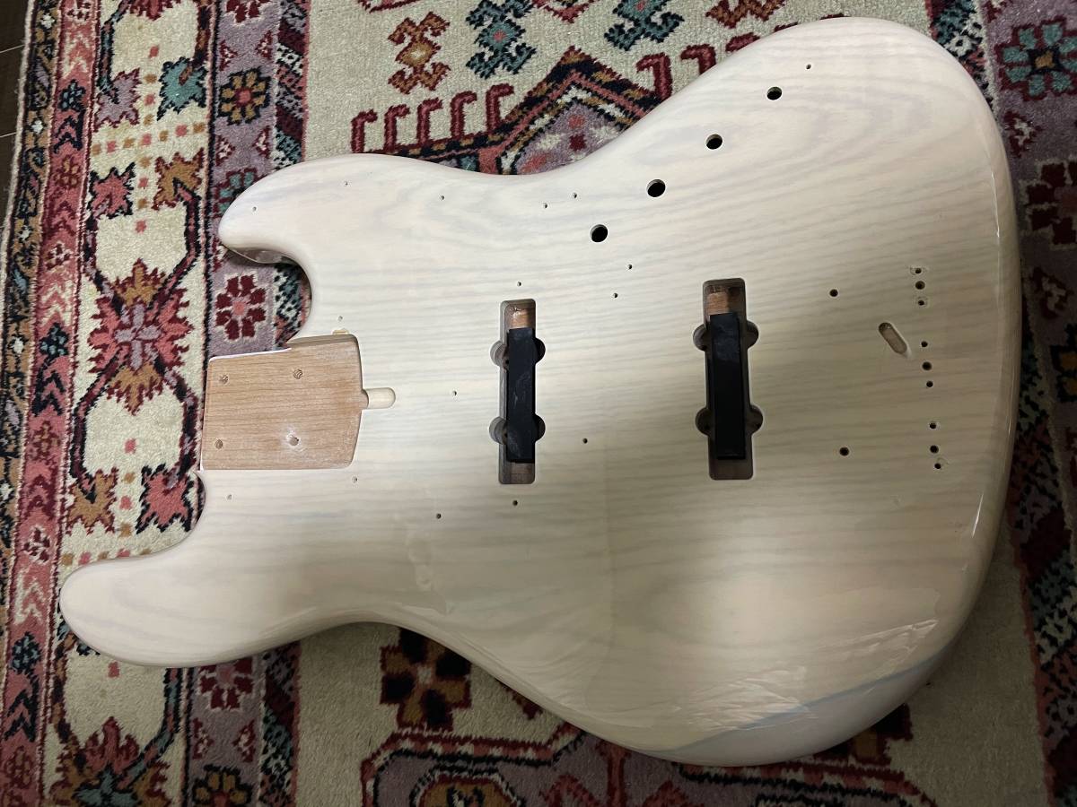 ATELIER Z ショートスケール5弦フレットレスベース ATELIER Z ショート