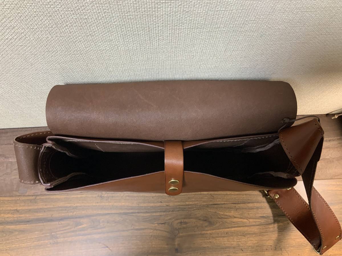 HERZ ソフトショルダーバッグ・横型(CK-94)Mサイズ・チョコ ヘルツ＿ 
