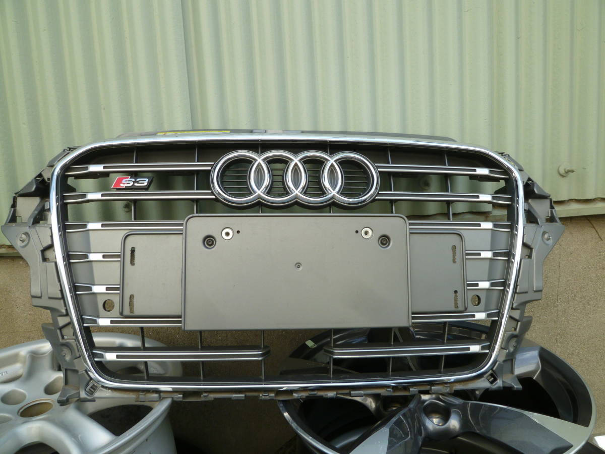 Audi 純正フロントグリル A3 後期型 Sline Audi 【公式通販】