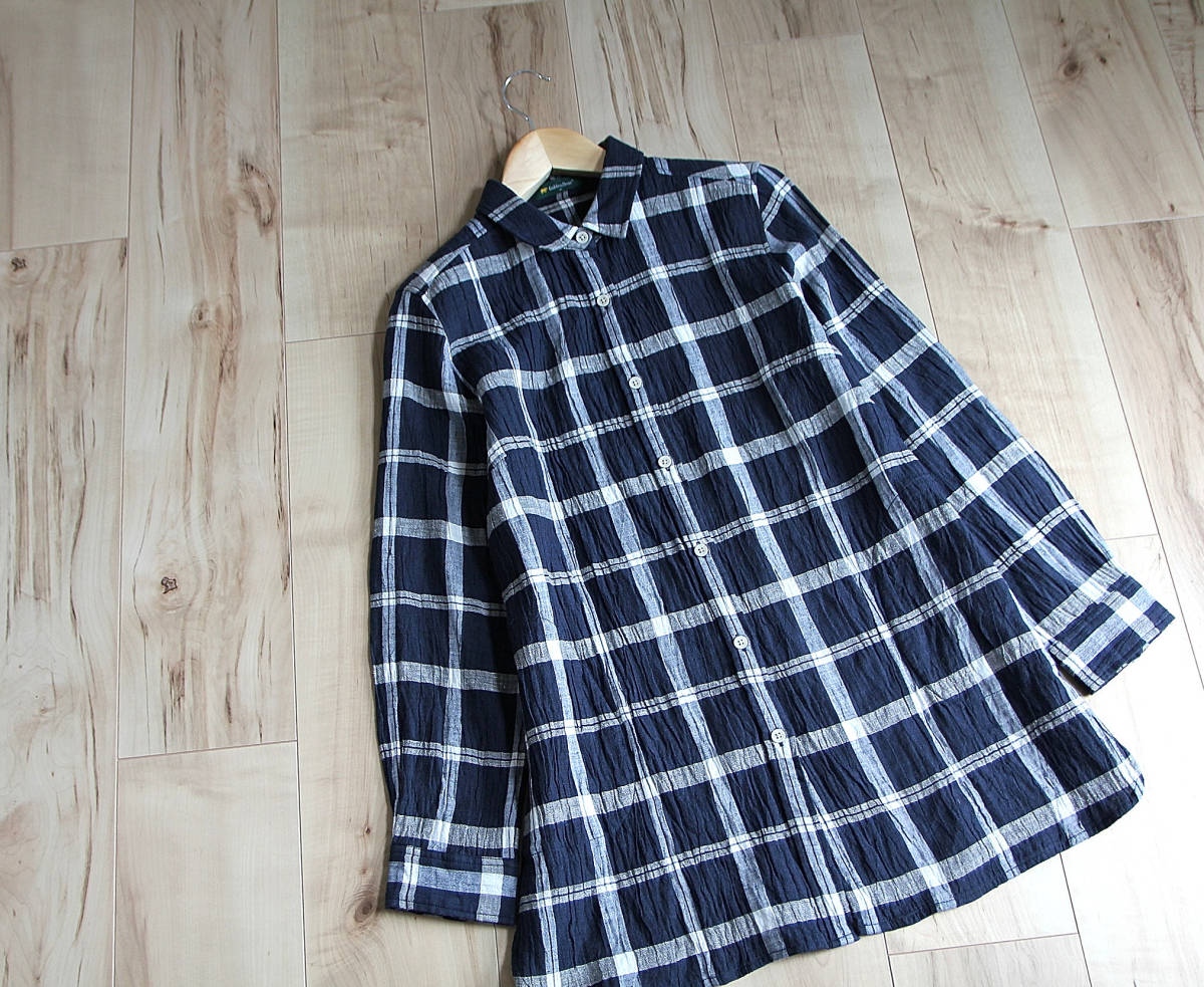 ゴールデンベア　GOLDEN　BEAR　サイズM　☆　麻混　濃紺系チェック　ロングブラウス