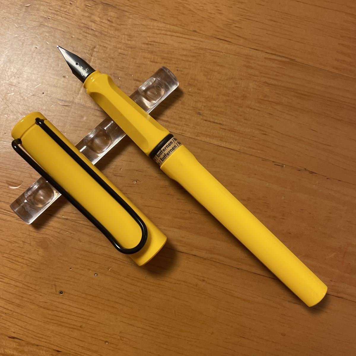 LAMY Safari 黄色 黒クリップ(新品】新品未使用 廃盤 LAMY LAMY Safari 黄色 黒クリップ(新品】新品未使用 廃盤 LAMY