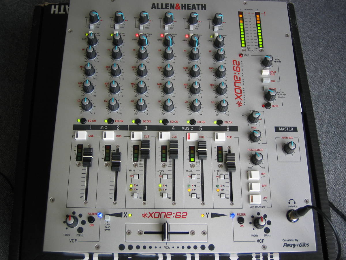 ALLEN & HEATH XONE:62 DJミキサー