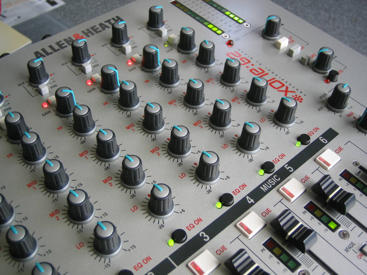 ALLEN & HEATH XONE:62 DJミキサー