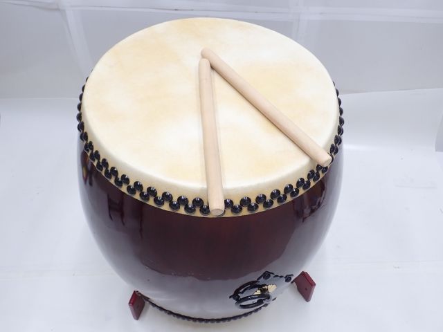 諏訪工芸 和太鼓 長胴太鼓 2.0尺 (打面：約60cm) 耳無 V字台座/バチ