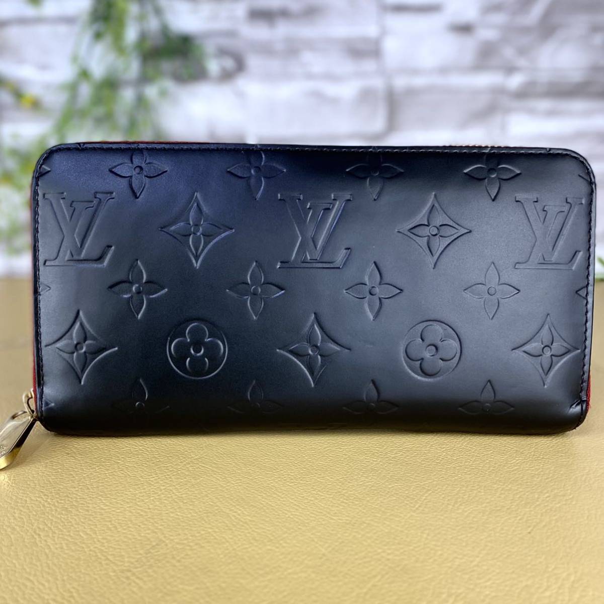 613 ルイヴィトン 1円☆美品☆ マットブラック 黒 赤 ジッピー 