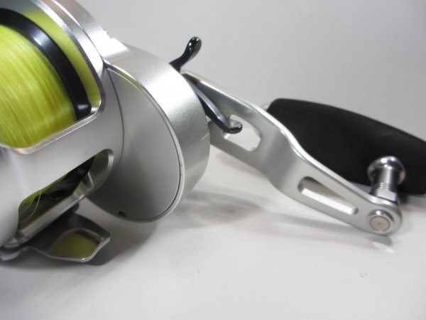 ☆美品☆シマノ 12 オシアジガー 2001NR-PG シマノ オシアジガー