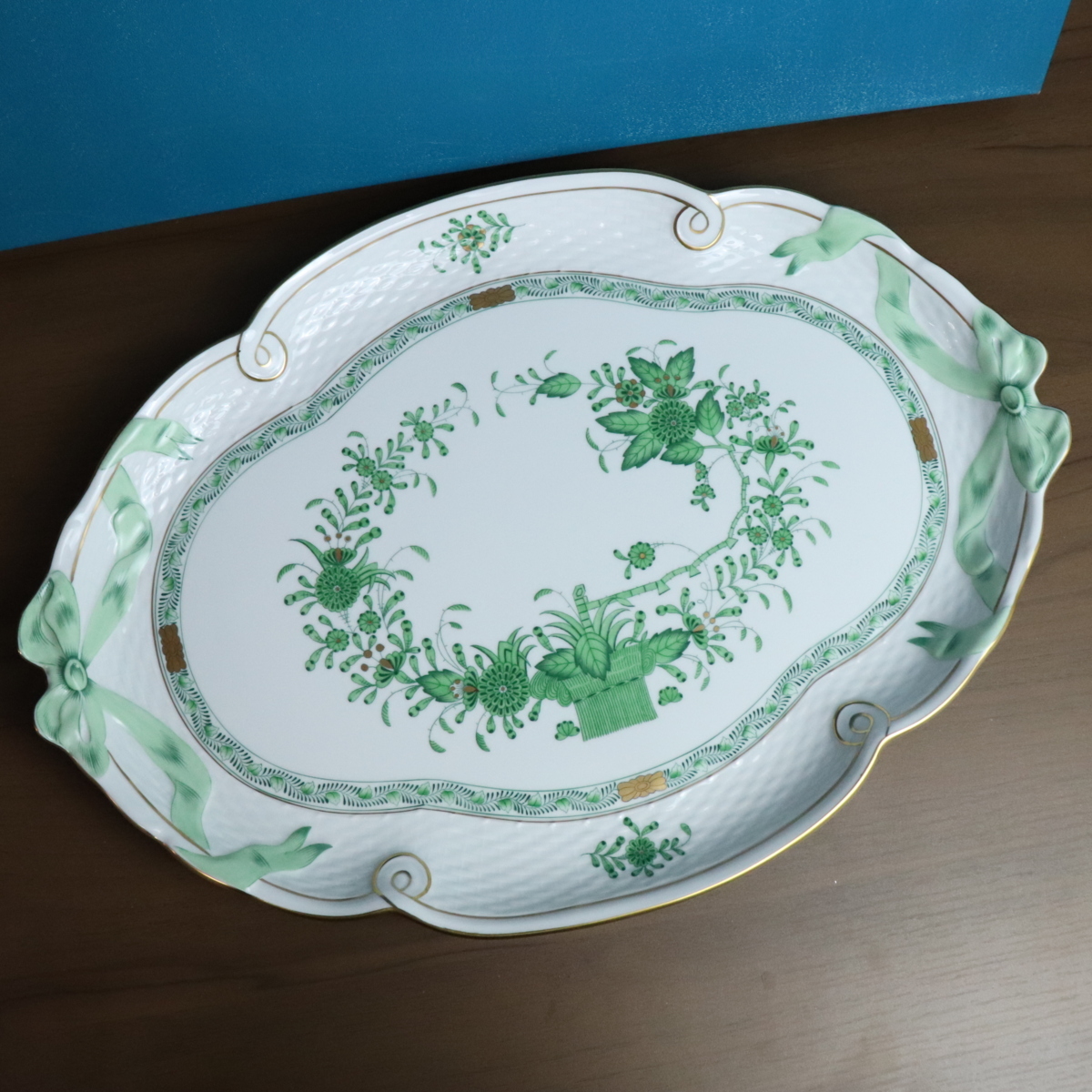美品　HEREND　インドの華　アポニー　パーティートレイ　箱入り ヘレンドの定番「アポニー」と「インドの華」｜実用にも映える上品な サービストレー ヘレンド トレイ アポニーグリーン