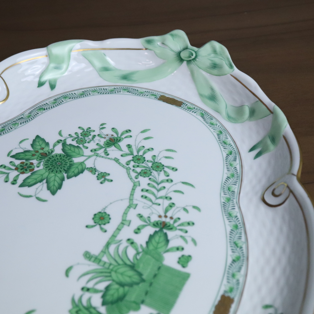美品　HEREND　インドの華　アポニー　パーティートレイ　箱入り ヘレンドの定番「アポニー」と「インドの華」｜実用にも映える上品な サービストレー ヘレンド トレイ アポニーグリーン