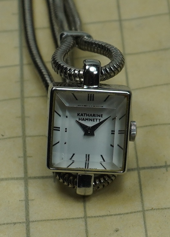 Katharine Hamnett キャサリンハムネット レディース クォーツウォッチ 腕時計 大網てんとう虫 941 9 女性用 売買されたオークション情報 Yahooの商品情報をアーカイブ公開 オークファン Aucfan Com