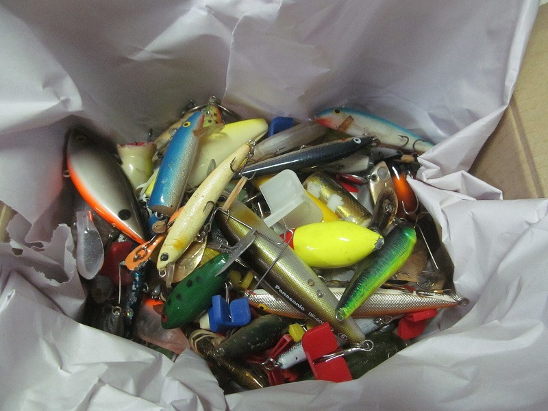 ジャンク品 ★☆ ストーム バスホッグ STORM 釣り ルアー 経年劣化品 ジャンク品 ストーム バスホッグ STORM 釣り ルアー 経年劣化品