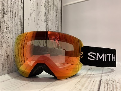 SMITH Skyline Black / ChromaPop Photochromic Red Mirror 調光