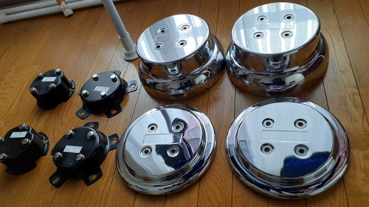 日野 いすゞ 高野自動車製 メッキセンターキャップ 取付けブラケットつき グラプロ プロフィア デコトラトレーラーヘッドなど 外装 売買されたオークション情報 Yahooの商品情報をアーカイブ公開 オークファン Aucfan Com