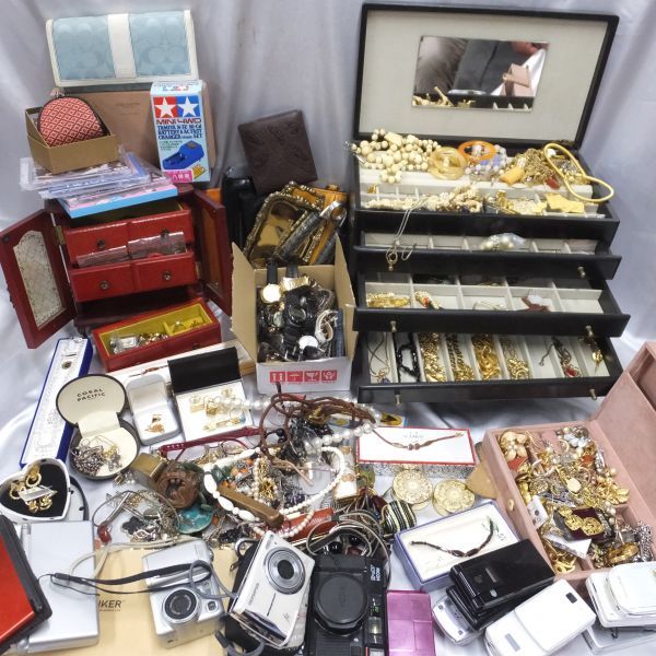 アクセサリー 約15.5kg まとめて ネックレス ブレス イヤリング 等